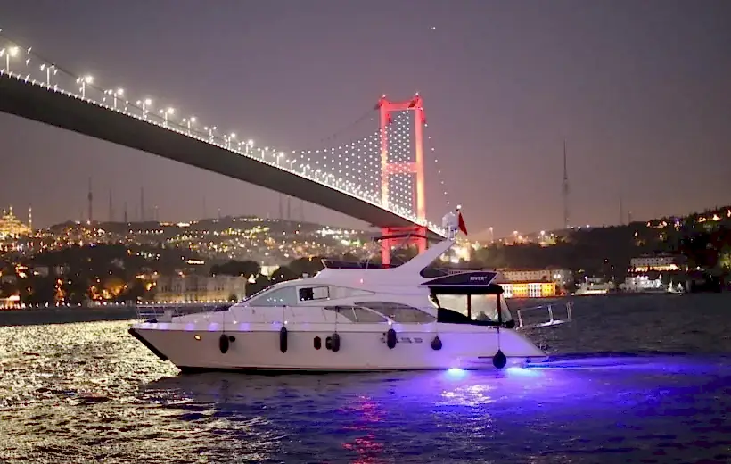 Istanbul Bosphorus Sunset Cruise on Luxury Yacht